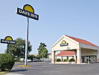 Americas Best Value Inn Conroe Buitenkant foto