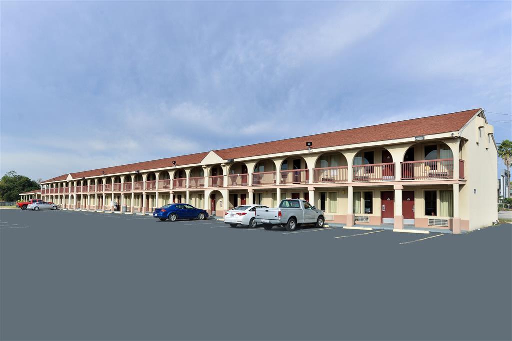 Americas Best Value Inn Conroe Buitenkant foto