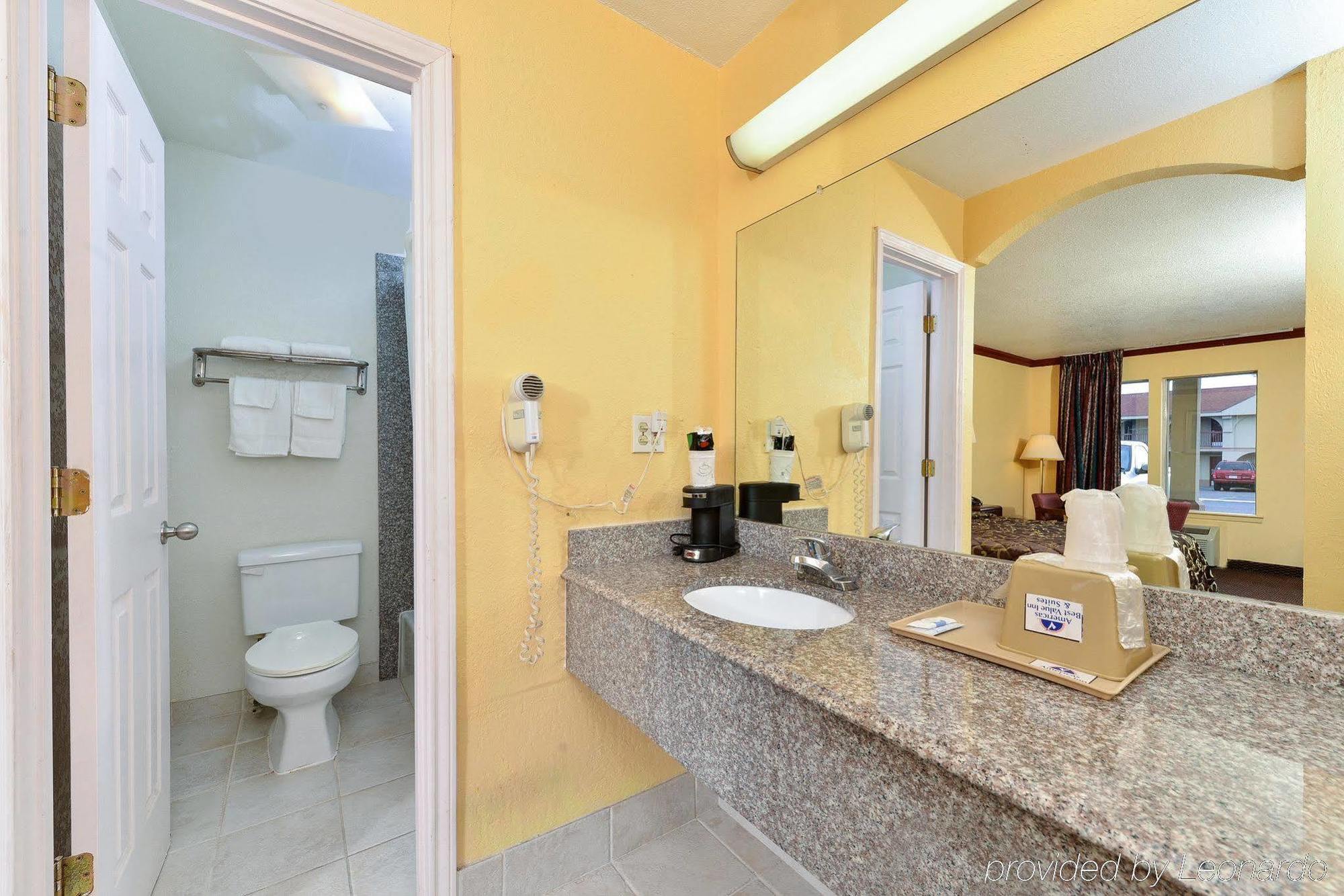 Americas Best Value Inn Conroe Buitenkant foto